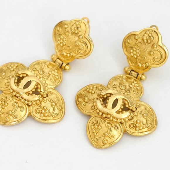 CHANEL CC Logos Flower Cross Clip-On Earrings Gold Tone 96A Auth w/Box #22400 - Picture 3 of 6